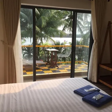 Coral Riverside Homestay & Hostel Hoi An Exterior photo
