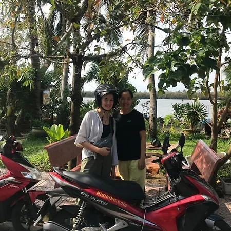 Coral Riverside Homestay & Hostel Hoi An Exterior photo