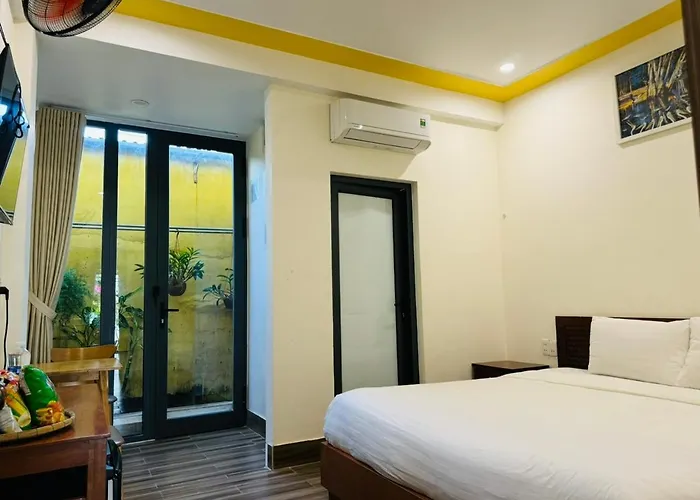 Coral Riverside Homestay & Hostel