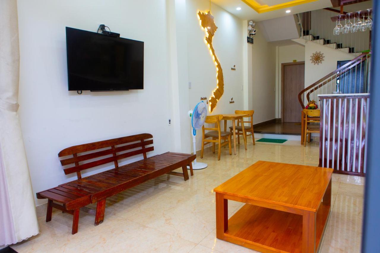 Coral Riverside & Homestay