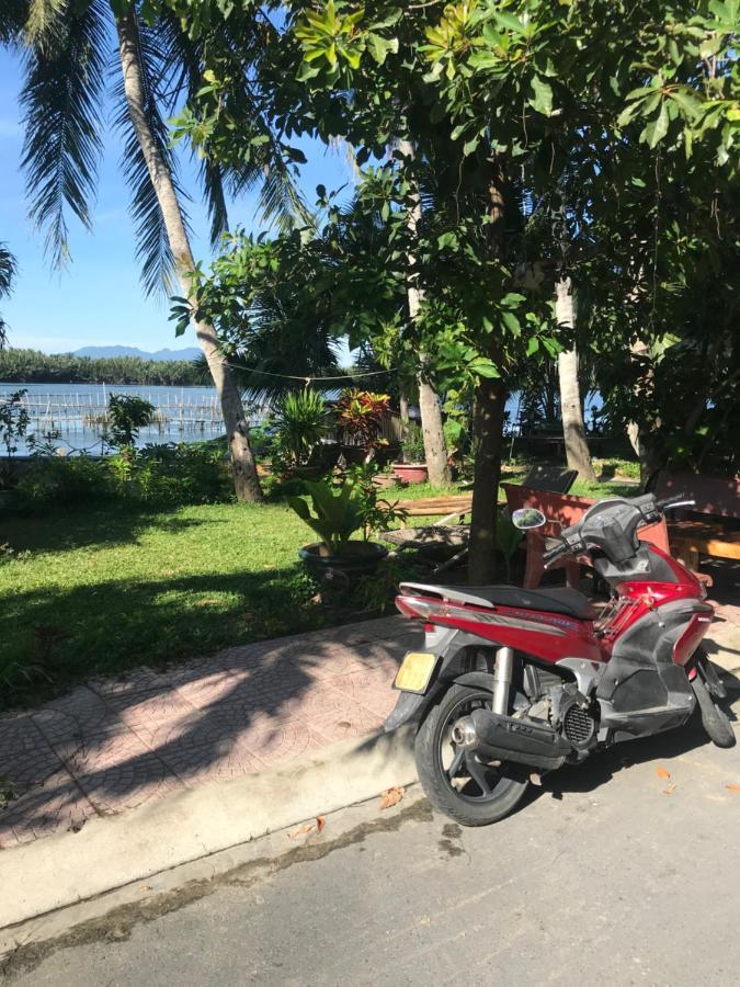 Coral Riverside & Homestay *