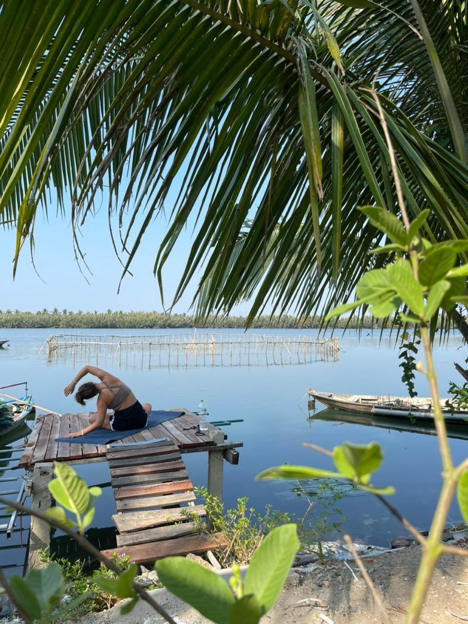 Coral Riverside & Homestay