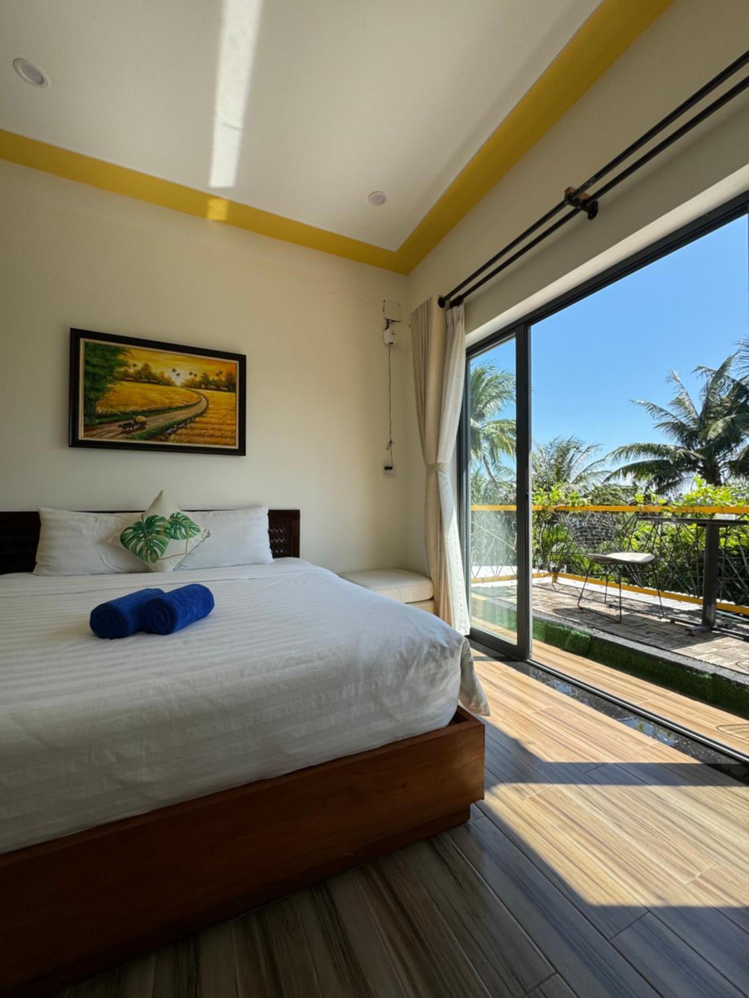 Coral Riverside &