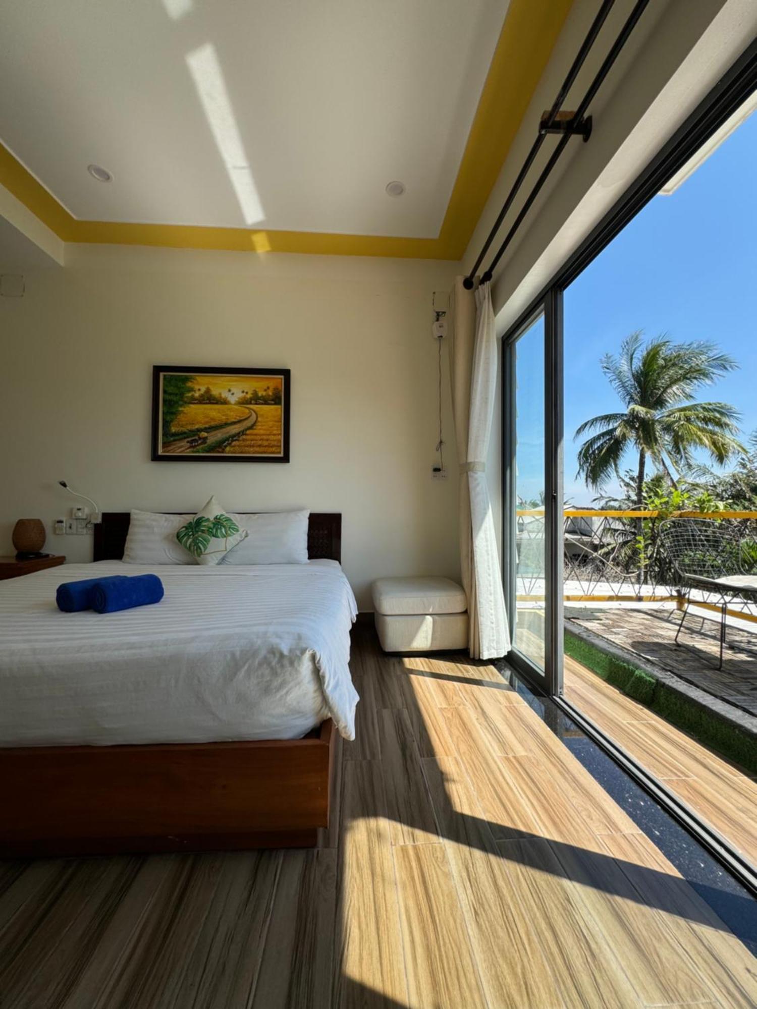 Homestay Coral Riverside & *