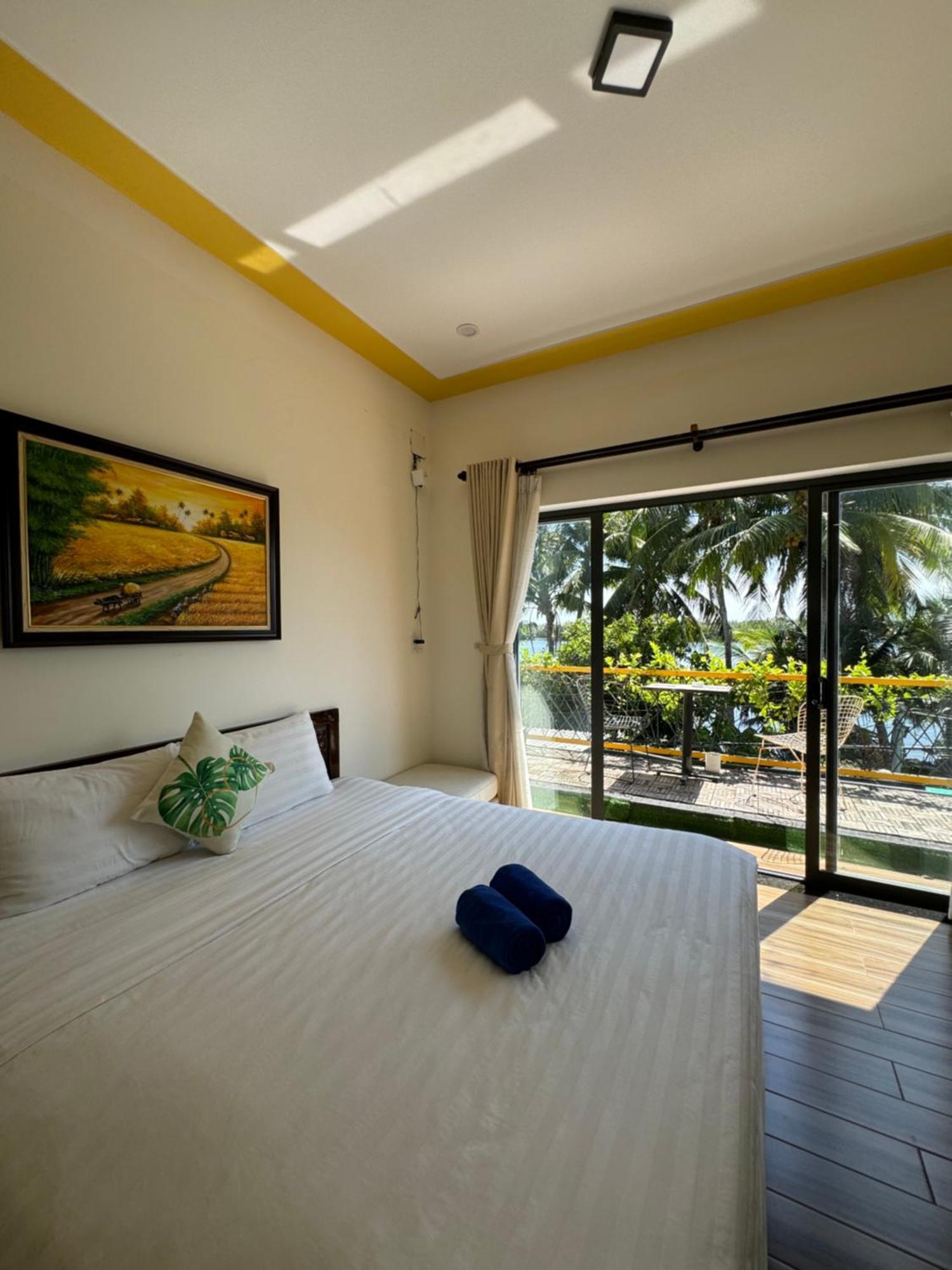 Homestay Coral Riverside & Hoi An